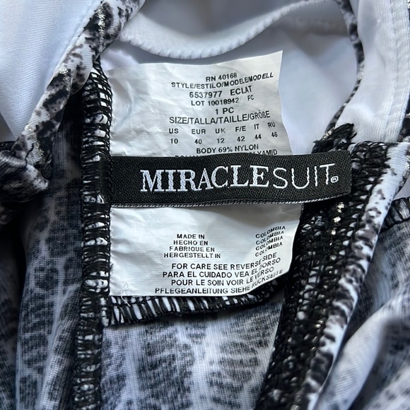 Miraclesuit
Chevron Python Eclat One Piece Swimsuit - Picture 11 of 15